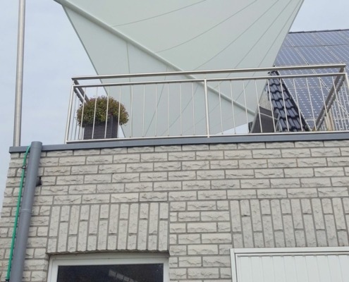sonnensegel_auf_garage_dachterrasse_montiert_kln-fb3054e2